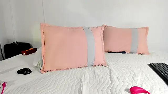 Maia W10 online show from February 10, 3:53 pm