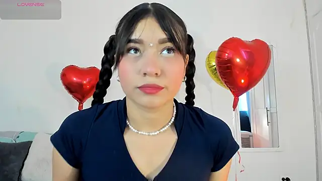 Maia W10 online show from February 25, 6:20 pm