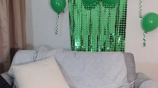 Maia W10 online show from March 17, 3:50 pm