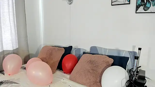 Maia W10 online show from March 19, 12:34 pm