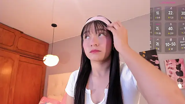 Maia W10 online show from February 5, 12:21 pm