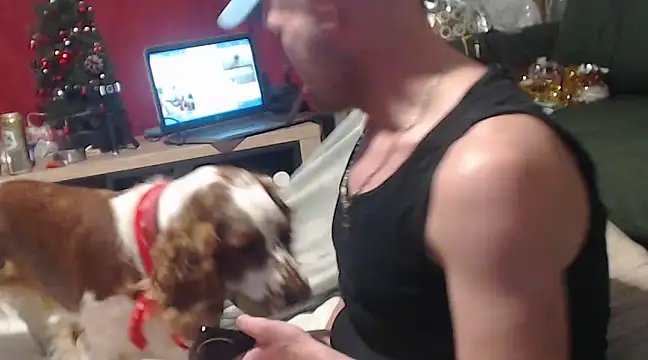 Snapshot of mikeythebestsucker chatting on December 21, 1:42 pm mikeythebestsucker online show from December 21, 1:42 pm