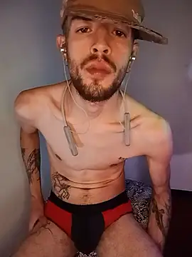 Snapshot of Aaronkiller chatting on June 14, 2:35 am Aaronkiller online show from June 14, 2:35 am