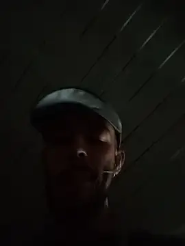 Snapshot of Aaronkiller chatting on June 20, 6:22 pm Aaronkiller online show from June 20, 6:22 pm