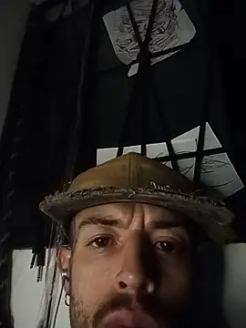 Snapshot of Aaronkiller chatting on June 28, 4:18 am Aaronkiller online show from June 28, 4:18 am