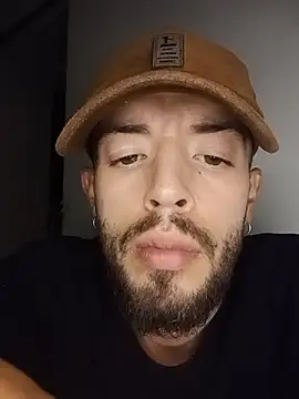 Snapshot of Aaronkiller chatting on July 1, 3:30 am Aaronkiller online show from July 1, 3:30 am
