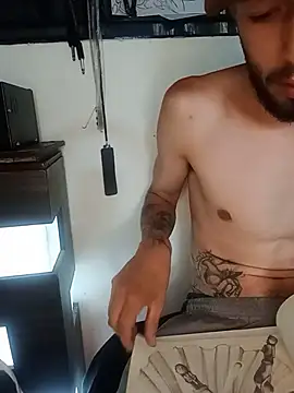 Snapshot of Aaronkiller chatting on July 4, 7:31 pm Aaronkiller online show from July 4, 7:31 pm