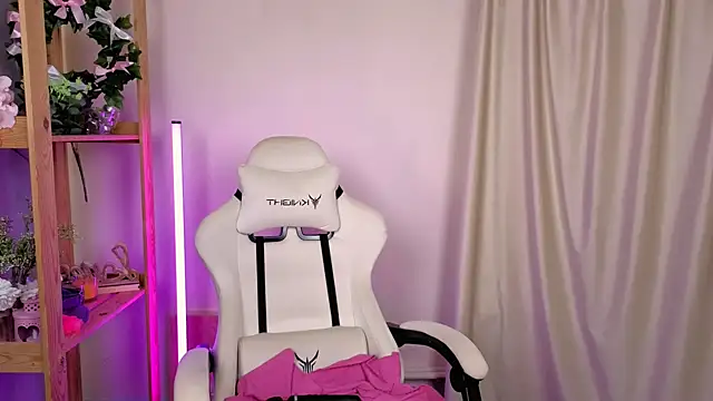 MelissaLovvv online show from September 18, 5:42 am