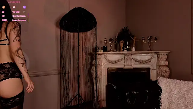 Snapshot of Kelly_Woods chatting on July 24, 3:32 pm Kelly Woods online show from July 24, 3:32 pm