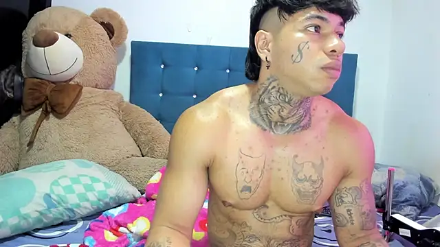 Snapshot of daamonxxx19 chatting on February 19, 6:26 pm daamonxxx19 online show from February 19, 6:26 pm