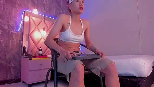 megan 100 online show from January 3, 6:57 pm