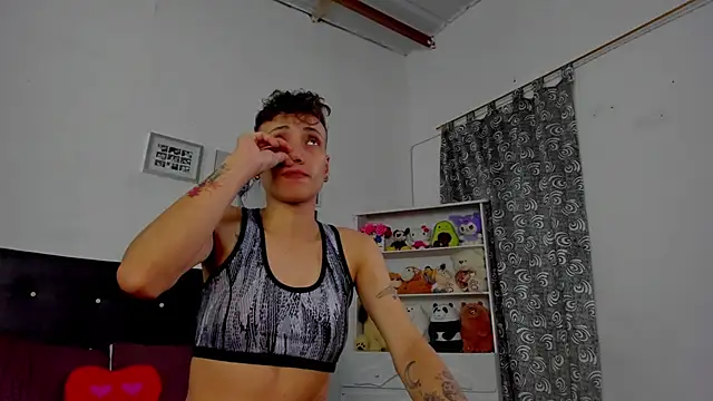 megan 100 online show from December 15, 5:50 pm