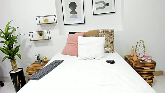 Snapshot of afrodita_martinez chatting on January 28, 7:43 am afrodita martinez online show from January 28, 7:43 am