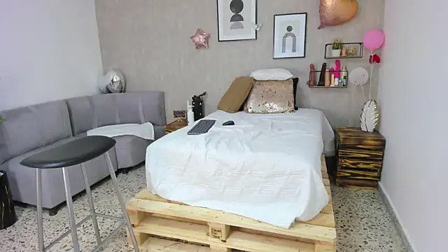 Snapshot of afrodita_martinez chatting on February 22, 7:12 am afrodita martinez online show from February 22, 7:12 am