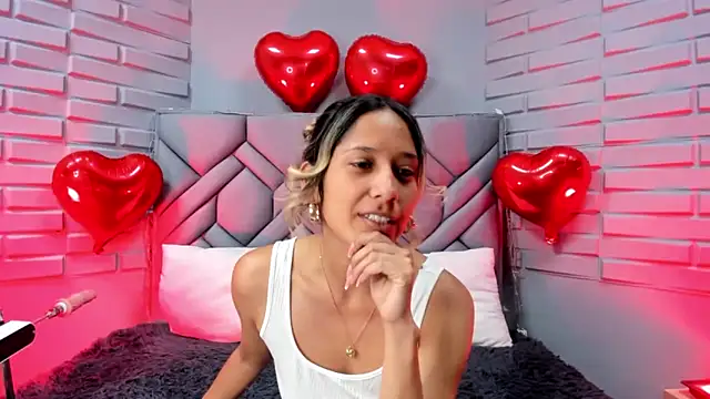 Snapshot of BriannaHarps chatting on February 7, 9:04 pm BriannaHarps online show from February 7, 9:04 pm