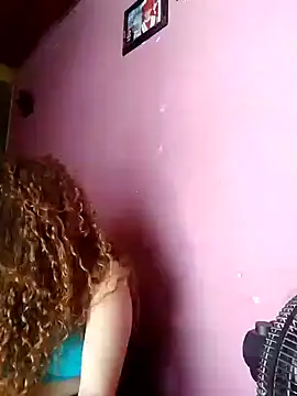 Snapshot of Mia_fooxx_ chatting on January 2, 4:46 pm Mia fooxx online show from January 2, 4:46 pm