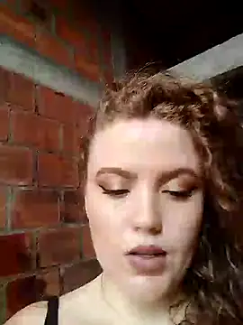 Snapshot of Mia_fooxx_ chatting on January 12, 8:14 pm Mia fooxx online show from January 12, 8:14 pm