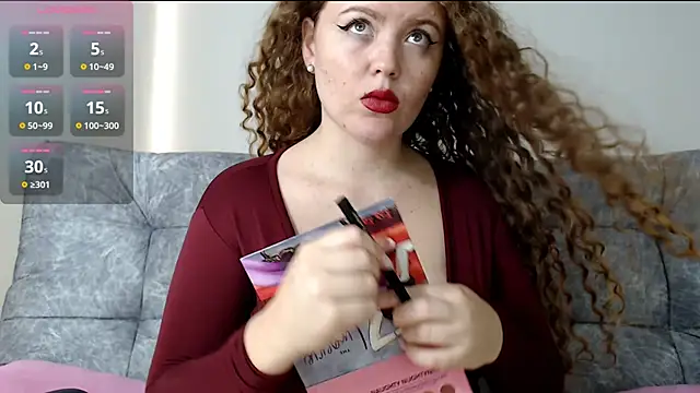 Snapshot of Mia_fooxx_ chatting on February 5, 12:38 pm Mia fooxx online show from February 5, 12:38 pm