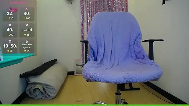 Snapshot of 911Calling chatting on February 14, 2:50 am 911Calling online show from February 14, 2:50 am