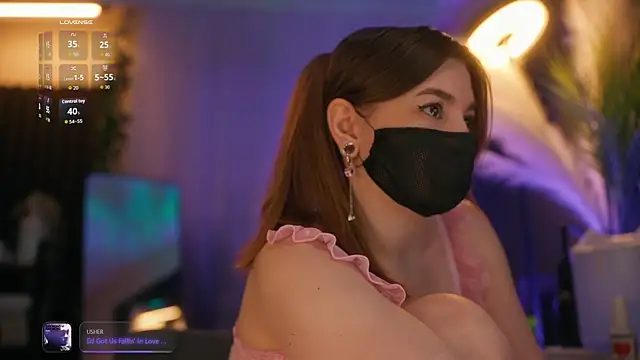 Snapshot of aarimass chatting on March 4, 4:24 pm aarimass online show from March 4, 4:24 pm