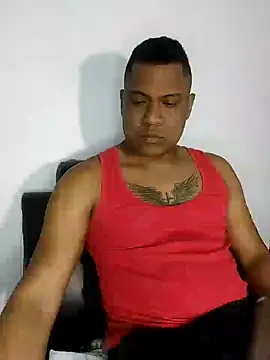 Snapshot of latinblack01 chatting on December 12, 3:10 am latinblack01 online show from December 12, 3:10 am