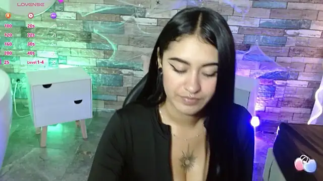Snapshot of Moonshine_tay chatting on October 20, 7:36 pm Moonshine tay online show from October 20, 7:36 pm