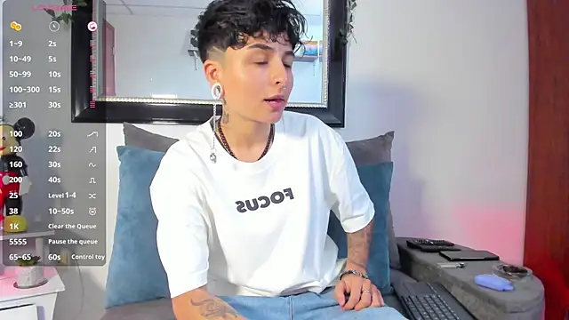 Snapshot of ZuryRamirez_ chatting on January 9, 7:29 pm ZuryRamirez online show from January 9, 7:29 pm