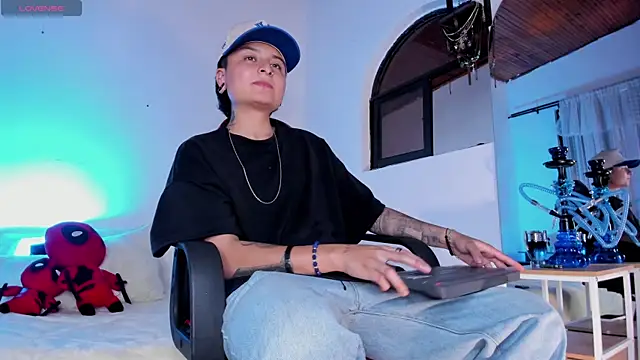 Snapshot of ZuryRamirez_ chatting on May 29, 8:18 pm ZuryRamirez online show from May 29, 8:18 pm
