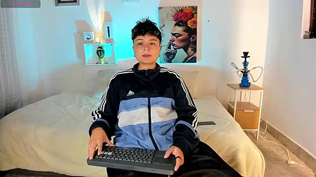 Snapshot of ZuryRamirez_ chatting on July 12, 8:11 pm ZuryRamirez online show from July 12, 8:11 pm