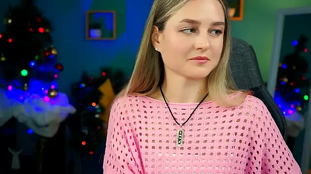 DeboraLarson online show from December 17, 6:56 am