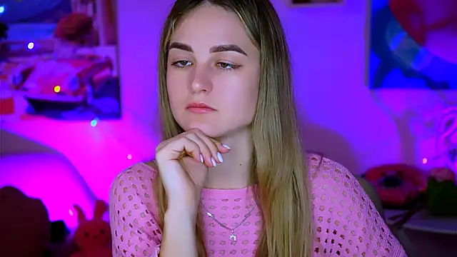 DeboraLarson online show from February 15, 4:25 am