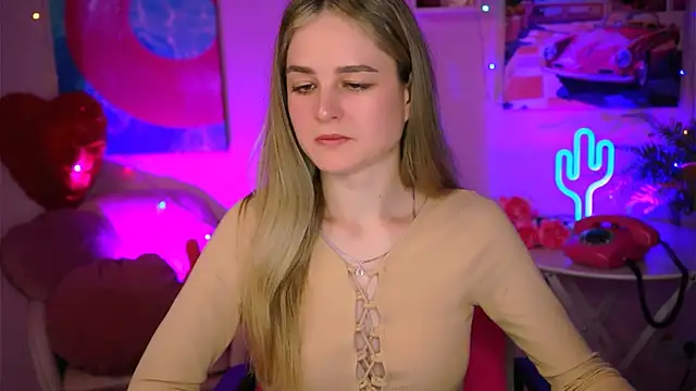 DeboraLarson online show from March 11, 4:10 am