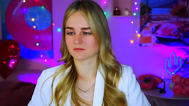 DeboraLarson online show from March 16, 3:47 am