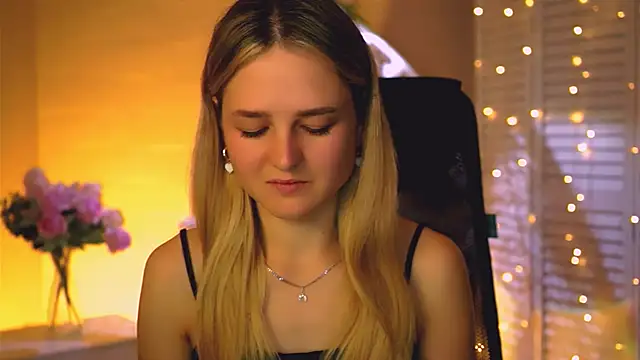 DeboraLarson online show from October 13, 3:28 am