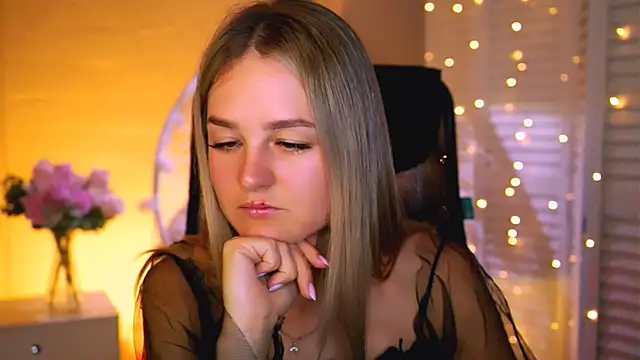 DeboraLarson online show from November 12, 3:40 am