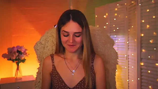 Snapshot of DeboraLarson chatting on February 4, 3:56 am DeboraLarson online show from February 4, 3:56 am