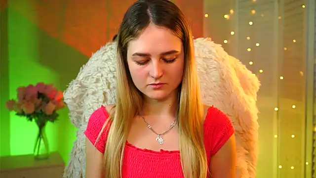 Snapshot of DeboraLarson chatting on February 5, 6:29 am DeboraLarson online show from February 5, 6:29 am