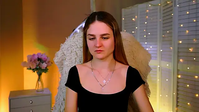 Snapshot of DeboraLarson chatting on February 8, 8:07 am DeboraLarson online show from February 8, 8:07 am