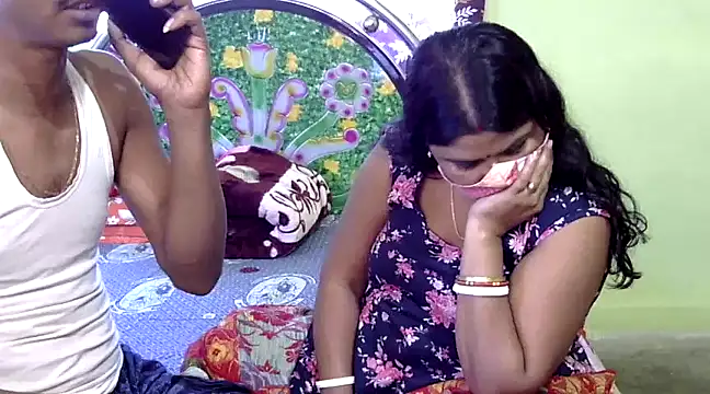 Snapshot of Couple_For_You18 chatting on December 30, 6:42 am Couple For You18 online show from December 30, 6:42 am