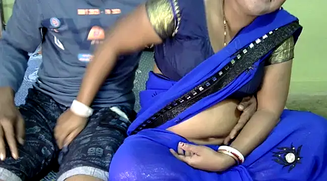 Snapshot of Couple_For_You18 chatting on January 16, 1:37 am Couple For You18 online show from January 16, 1:37 am