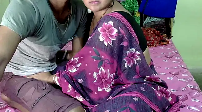 Snapshot of Couple_For_You18 chatting on January 30, 2:06 am Couple For You18 online show from January 30, 2:06 am