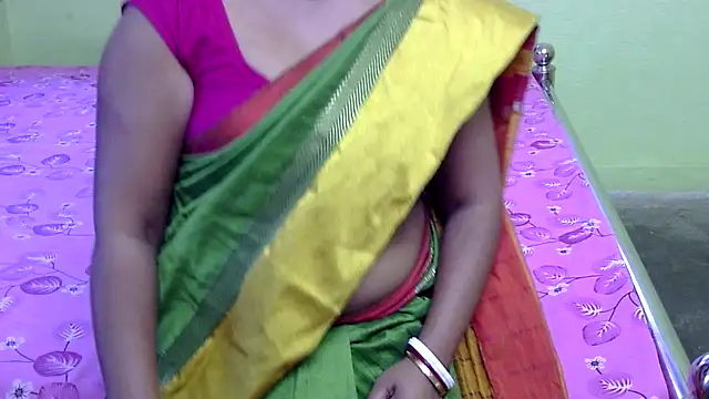 Snapshot of Couple_For_You18 chatting on March 11, 2:21 am Couple For You18 online show from March 11, 2:21 am