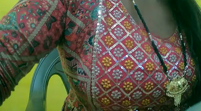 Snapshot of LOVE-SUSHILA chatting on February 13, 1:40 am LOVE-SUSHILA online show from February 13, 1:40 am