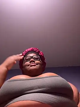 Snapshot of dondivax3 chatting on September 15, 6:13 am dondivax3 online show from September 15, 6:13 am