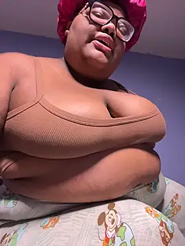 Snapshot of dondivax3 chatting on October 22, 5:19 am dondivax3 online show from October 22, 5:19 am