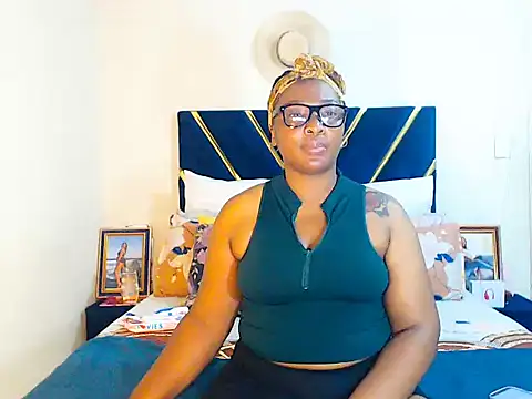 Snapshot of veronica1xxx chatting on February 3, 9:53 pm veronica1xxx online show from February 3, 9:53 pm