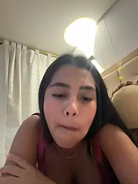 Snapshot of darsha_90 chatting on December 17, 3:17 am darsha 90 online show from December 17, 3:17 am