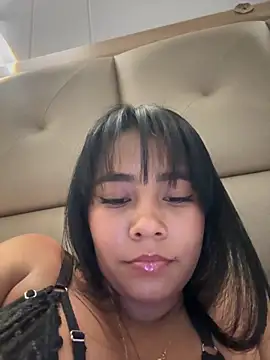 Snapshot of darsha_90 chatting on February 8, 2:58 am darsha 90 online show from February 8, 2:58 am