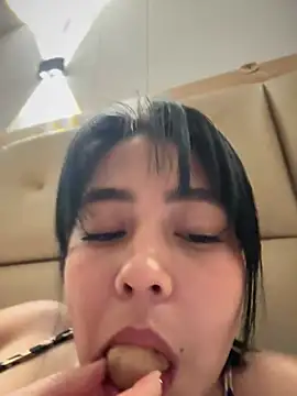 Snapshot of darsha_90 chatting on March 4, 3:11 am darsha 90 online show from March 4, 3:11 am