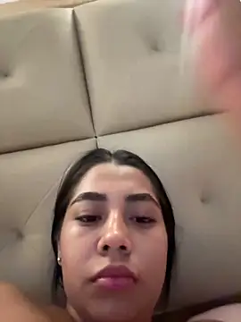 Snapshot of darsha_90 chatting on September 27, 12:48 am darsha 90 online show from September 27, 12:48 am